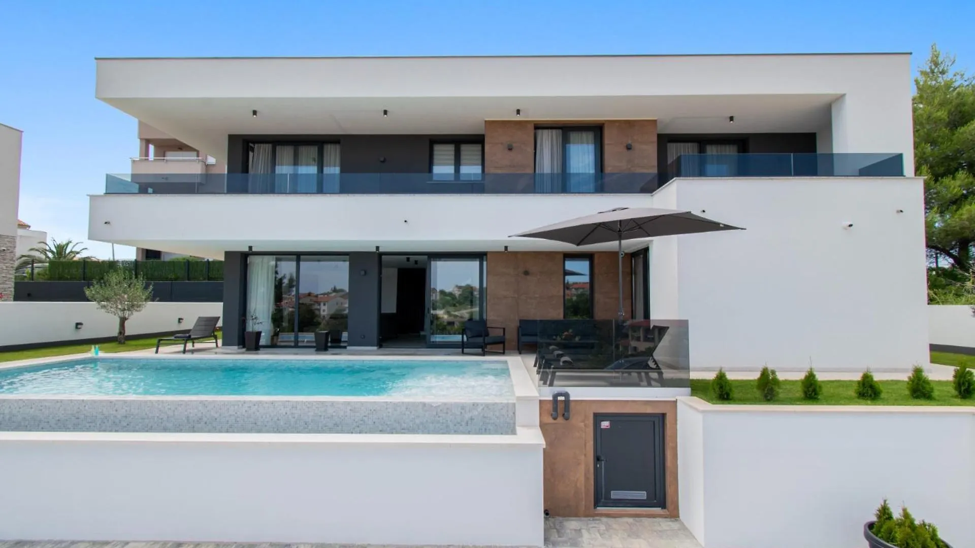 Villa Infinity Gem Mit Beheizbarem Pool In Medulin, Istrien מדולין