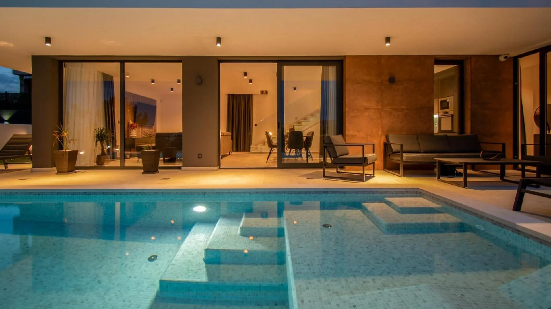 Villa Infinity Gem Mit Beheizbarem Pool In Medulin, Istrien קרואטיה
